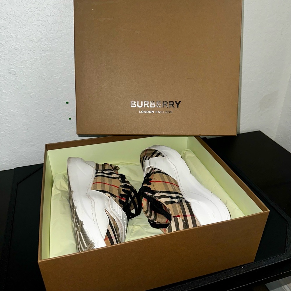Burberry Regis Low Top Sneaker Archive Beige Size 10.5 US - Picture 3 of 7